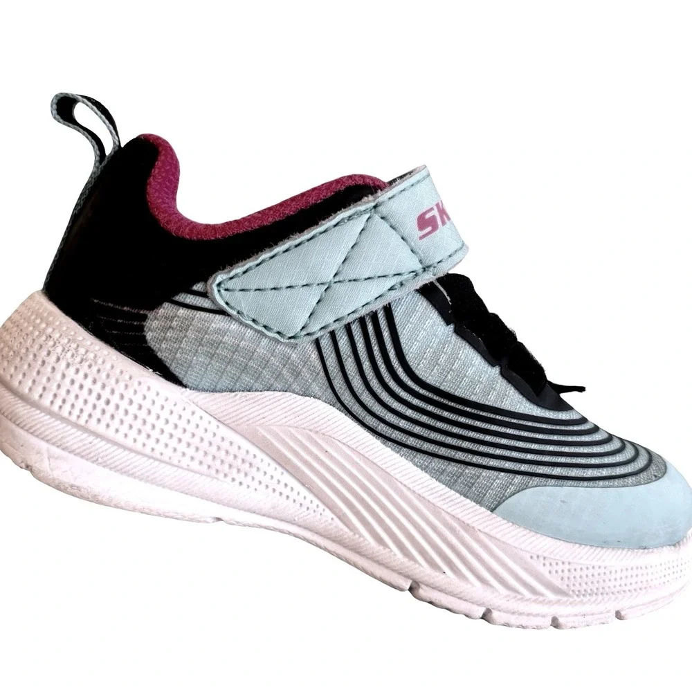 Skechers these sneakers